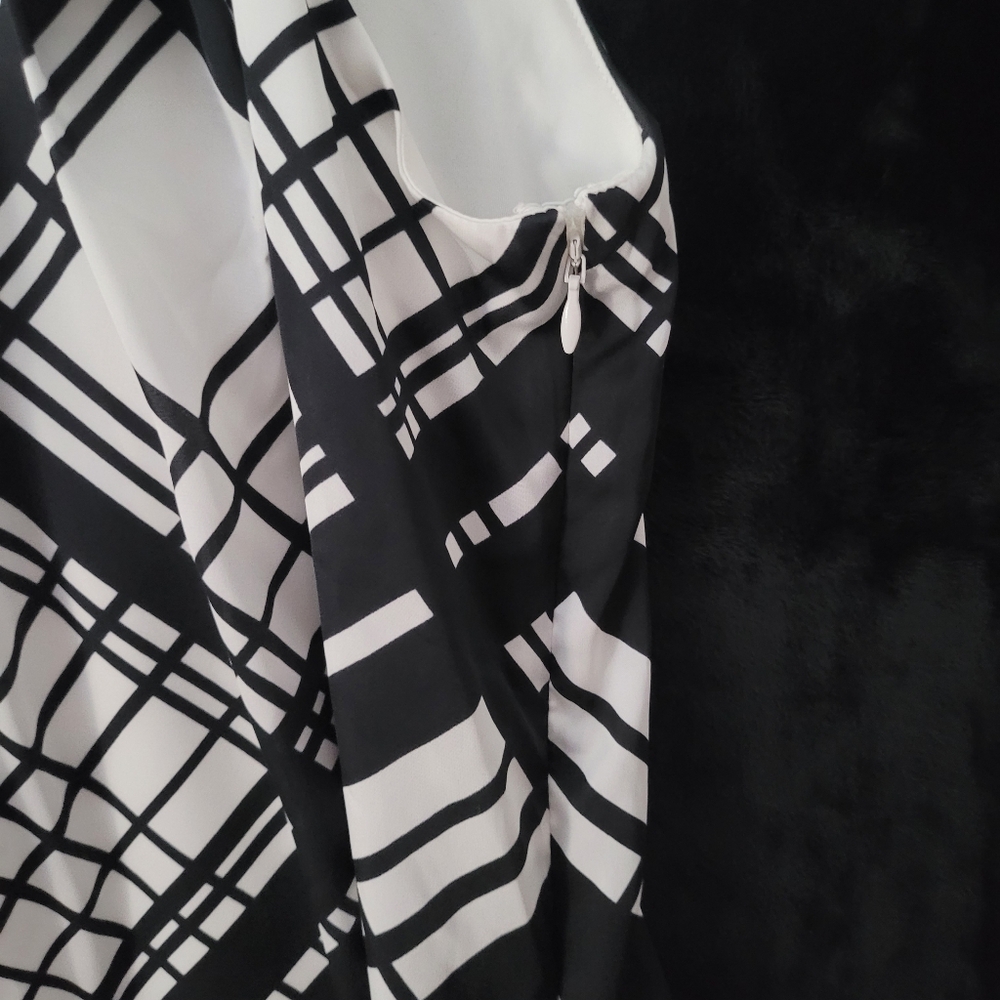 WHBM black white geometric blouse NWT - Picture 7 of 10